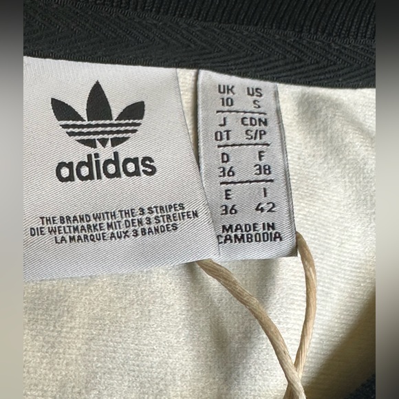 Adidas Originals 3-Stripes Animal Print Cropped Tee Ecru/Black Size S NWT - Picture 12 of 12